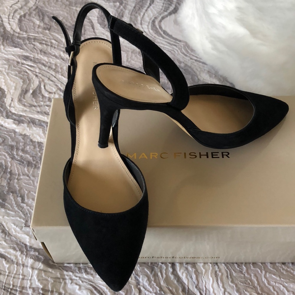 Back strap soft suede pumps